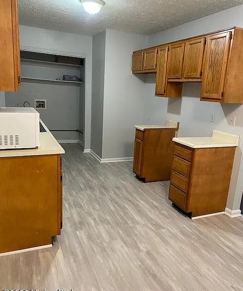 1780 W Hill St — Photo 8
