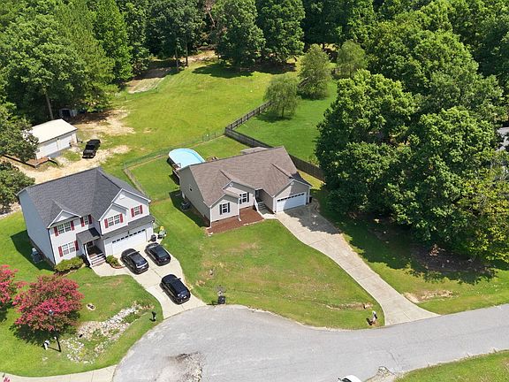 2nd image of 162 Oak Creek Dr