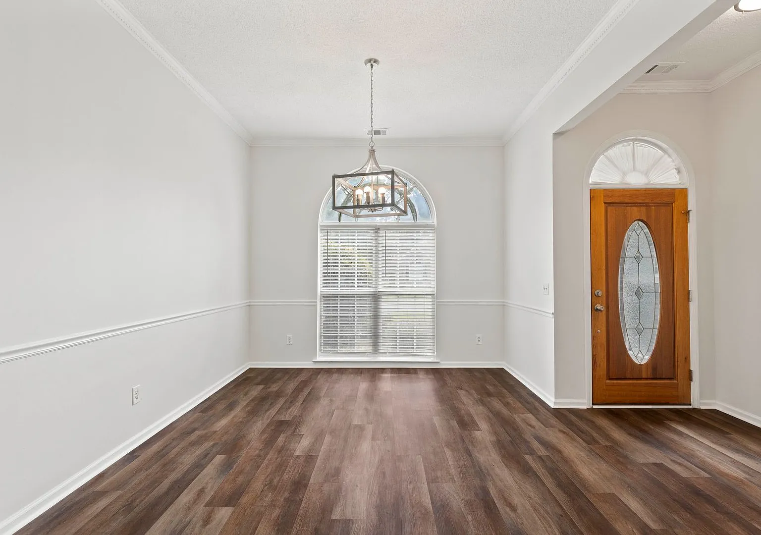 Deep Water Community - 4 Bed, 2 Bath Brick Home in Waterford Landing — Photo 4