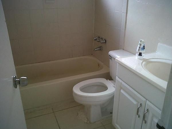 2nd image of 1450 NE 154th St