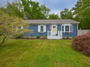 136 Hathaway Rd, Acushnet, MA 02743