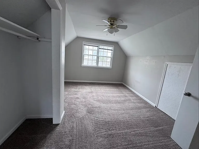 2704 S Macedonia Ave — Photo 20
