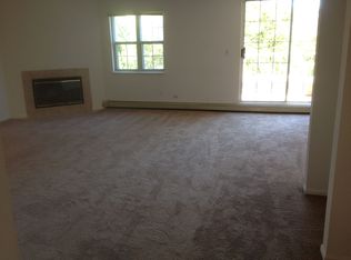 9000 N White Oak Ln APT 111, Bayside, WI 53217