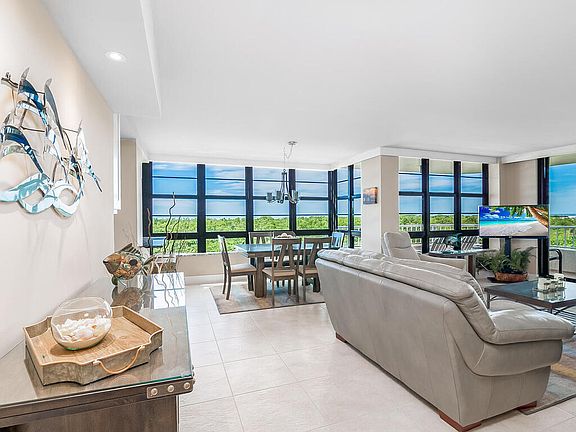 3rd image of 380 Seaview Ct APT 312