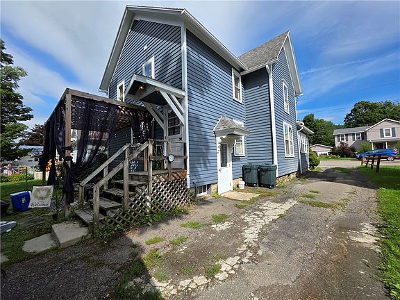 4th image of 21 Whiting St