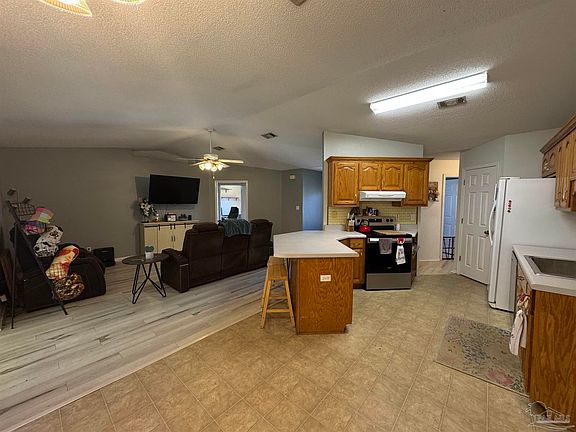4th image of 5848 Pebble Ridge Dr