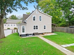 2 Wannisett Ave, Riverside, RI 02915