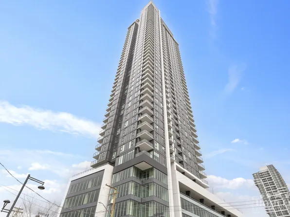 10750 135a St #3901, Surrey, BC V3T 4C9