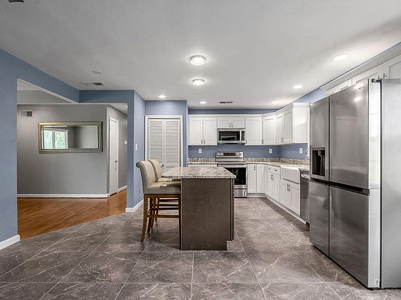 4th image of 4039 Royster Rd