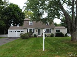54 Francis St, Trumbull, CT 06611