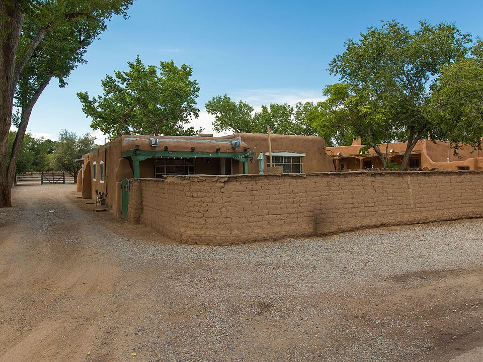 1st image of 9813 Guadalupe Trl NW