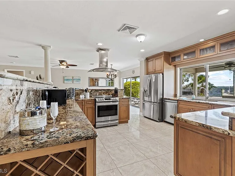 252 Bayshore Dr — Photo 30