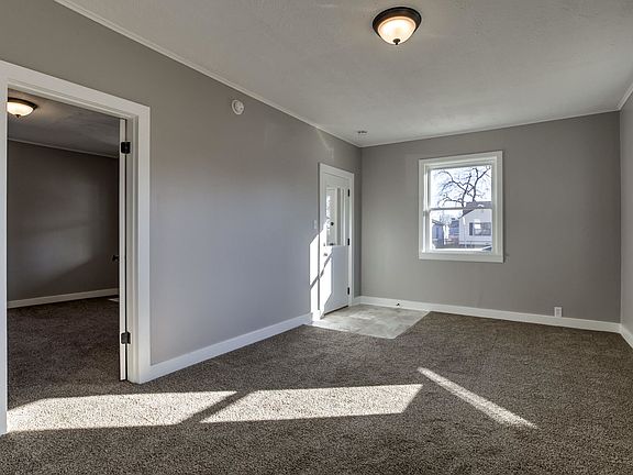 5th image of 3238 6th Ave