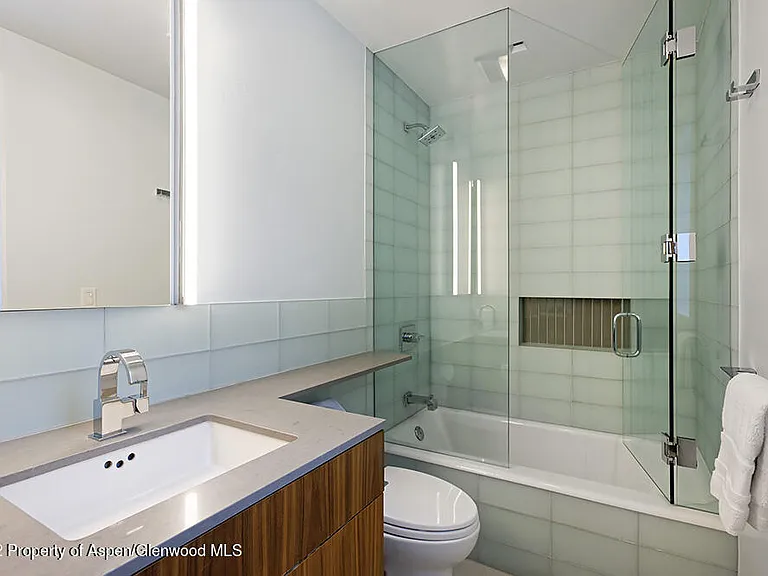 623 S Monarch St #C — Photo 17