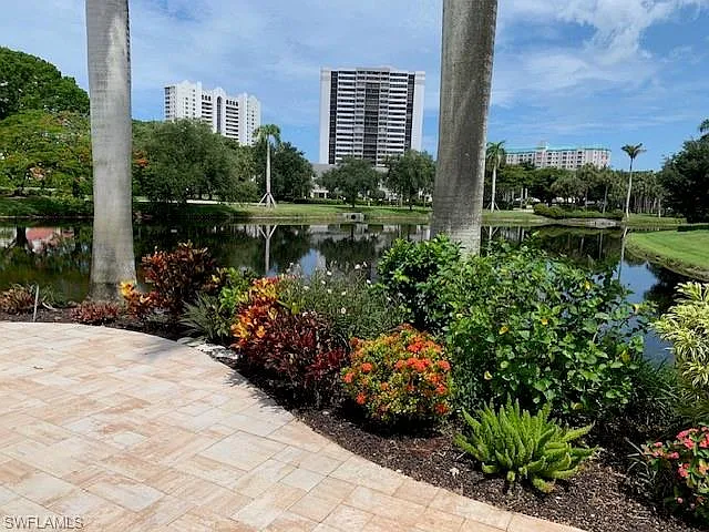 3 bed, 3.0 bath, 2200 sqft, $17,000 — Photo 3
