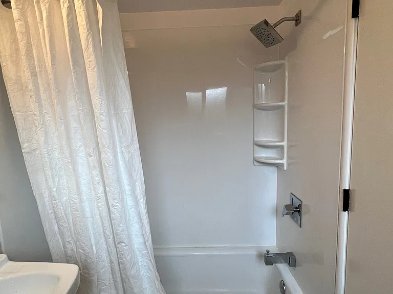 Alma St — Photo 11