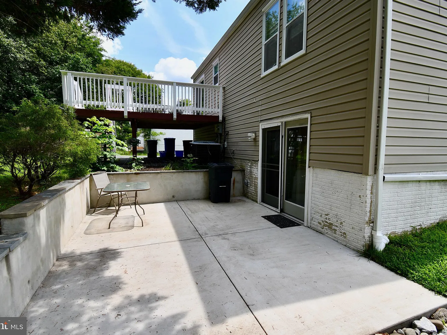 4 bed, 2.5 bath, 1730 sqft, $2,975 — Photo 3