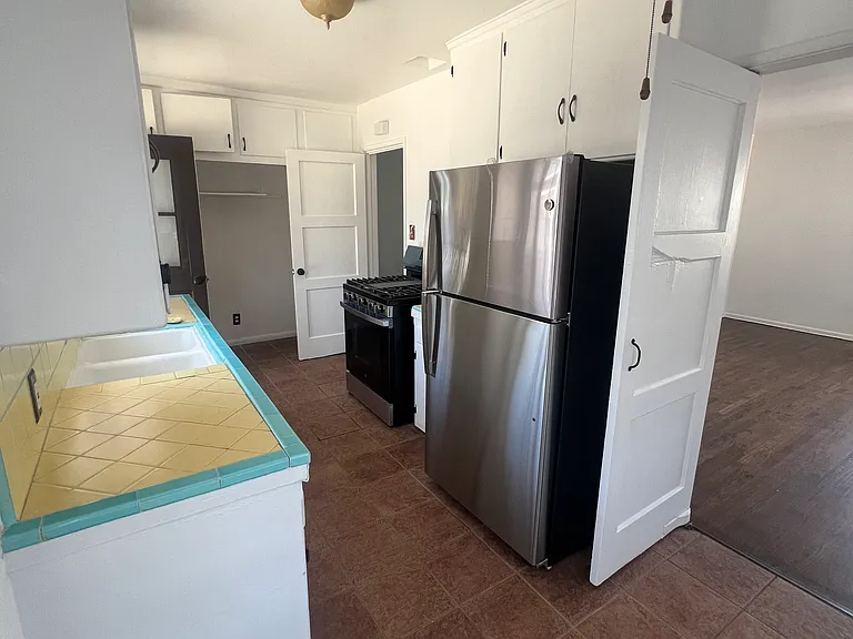 3550 Locke Ave — Photo 9