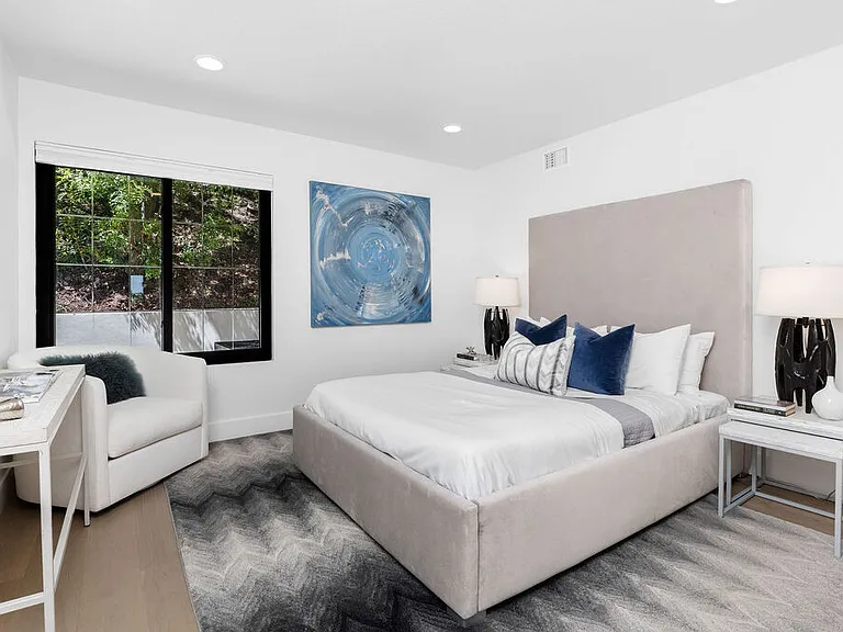 23458 W Moon Shadows Dr — Photo 2