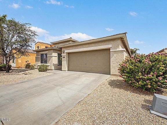 5th image of 896 E LA COSTA Place