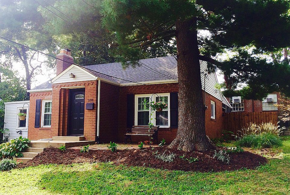 1st image of 208 Thomas Ave