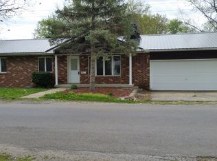 516 Elm St, Paris, IL 61944