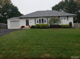 7 Heddin Pl, Middletown, NJ 07748