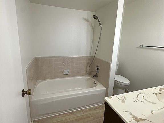 5th image of 3433 Iroquois Pl #3433