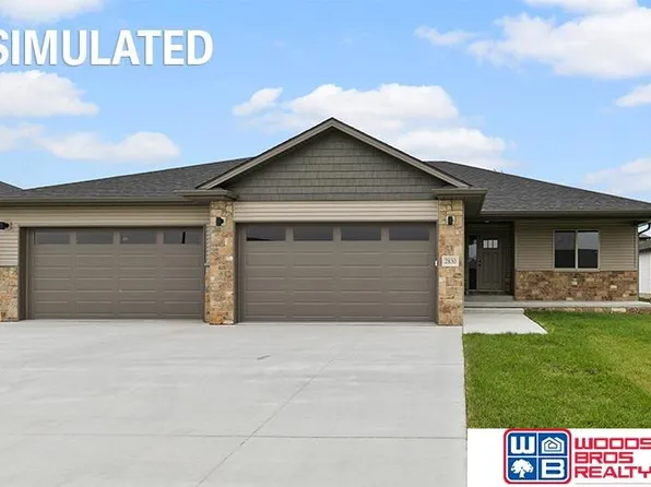9200 Green Valley Ln, Lincoln, NE 68516