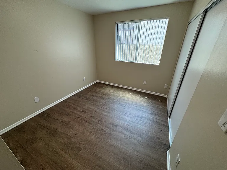 6842 Morella Ave #3 — Photo 29