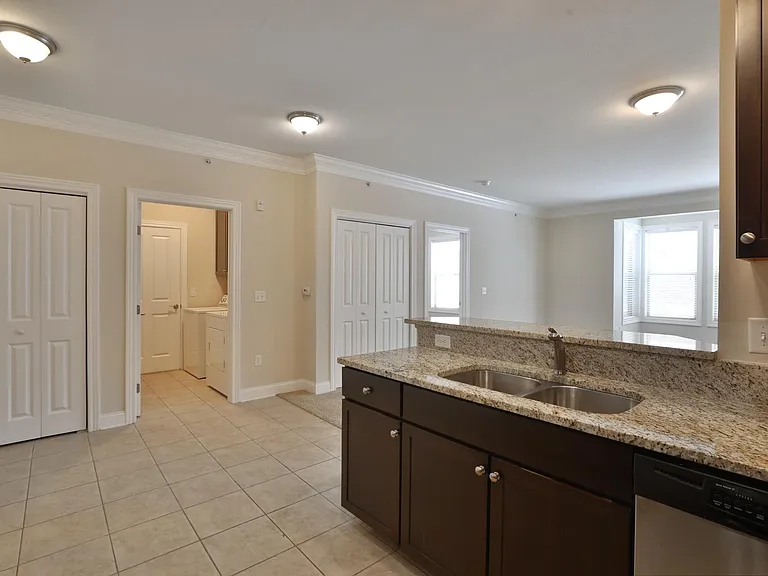960 Perry St #207 — Photo 8