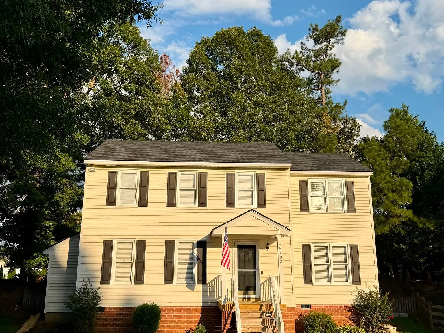 4 bed, 2.5 bath, 2000 sqft, $2,400 — Photo 1