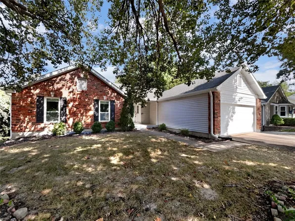 540 Schrader Farm Dr, Saint Peters, MO 63376