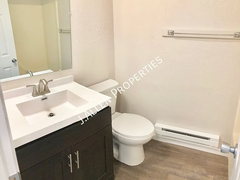 1804 Parker Cir #D — Photo 3