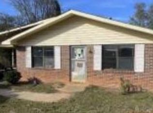 494 Spring St, Toccoa, GA 30577