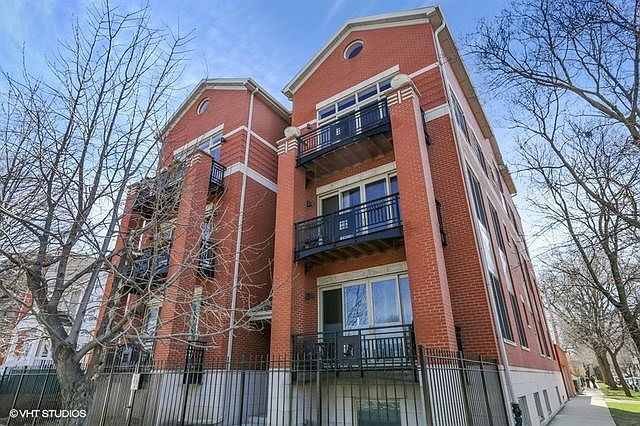 1st image of 2323 W Montrose Ave APT 3E
