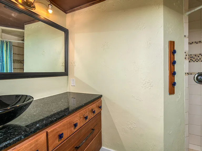 27 Morris Ave — Photo 22