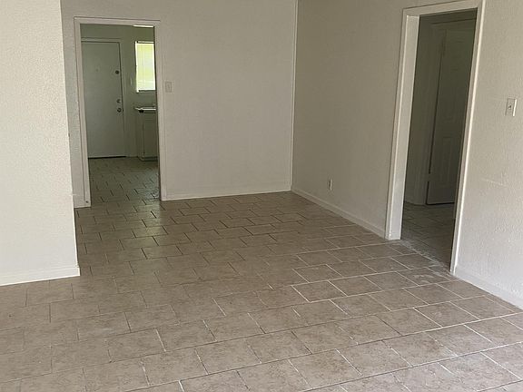 2nd image of 1706 Duncan Ave #1