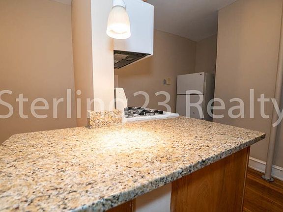 3rd image of 2147 27th St APT C3