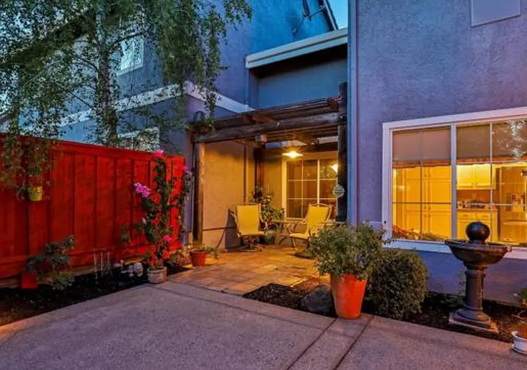 208 Promenade Ln — Photo 26