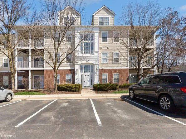 3275 Stratford Ct Unit 3B, Lake Bluff, IL 60044