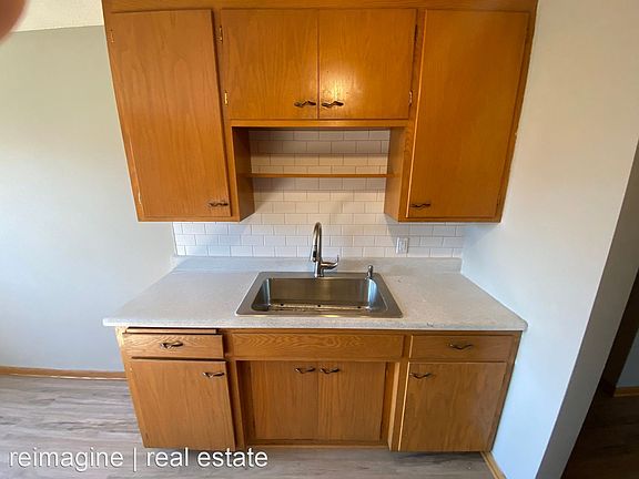 5th image of 3407 Harriet Ave #8