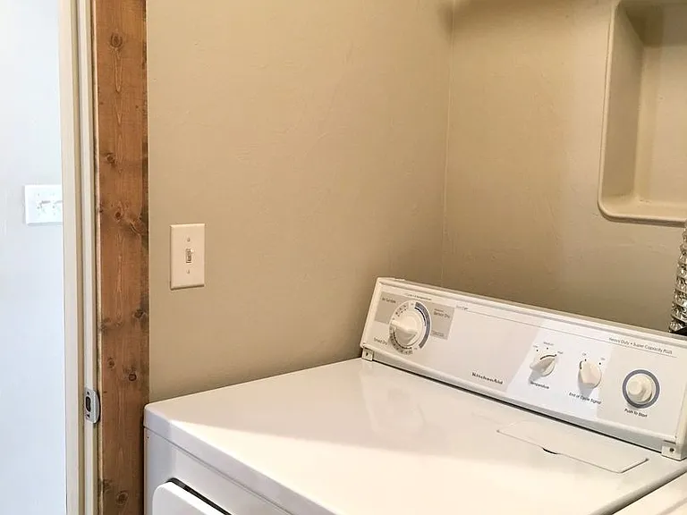 3563 Annie St — Photo 3