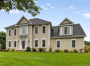 19 Livingston Way, Manchester, CT 06040