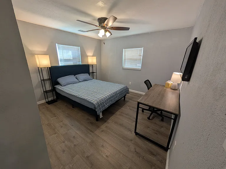 511 Goliad St — Photo 7