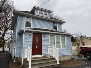 461 Moffitt Blvd, Islip, NY 11751