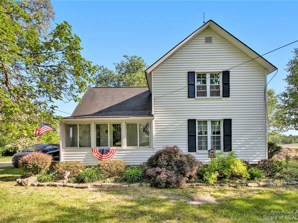 11677 N Territorial Rd, Dexter, MI 48130
