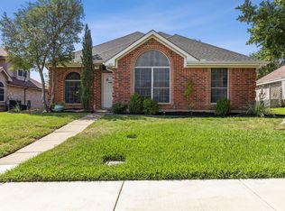 1622 Glenmore Dr, Lewisville, TX 75077