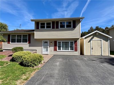 7658 Clover Rd, North Syracuse, NY, 13212