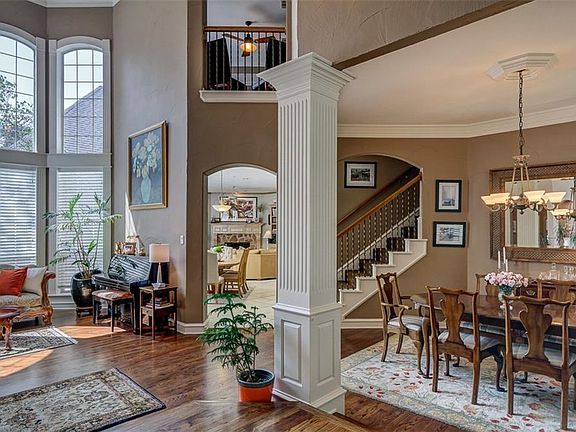 4th image of 1101 Versailles Ct